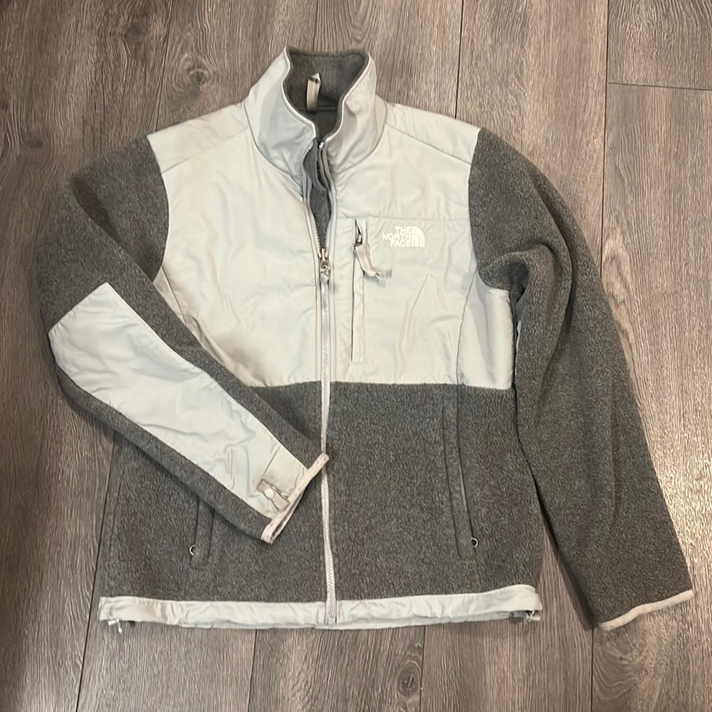 The North Face Grey Women’s Denali Jacket, size M